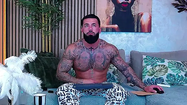 Snapshot of masterkingofmusclee chatting on 25, 6, 2026 masterkingofmusclee online show from 25, 6, 2026