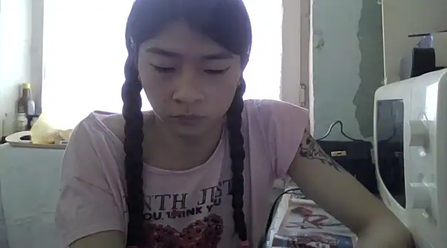 CarlyJoy online show from 18, 3, 2025
