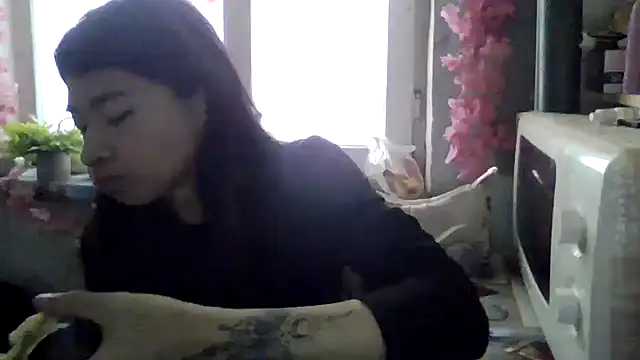 CarlyJoy online show from 18, 12, 2025