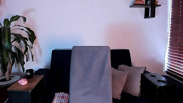 Snapshot of im_amber chatting on 30, 4, 2026 im amber online show from 30, 4, 2026