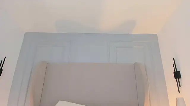 chloe d online show from 19, 4, 2026