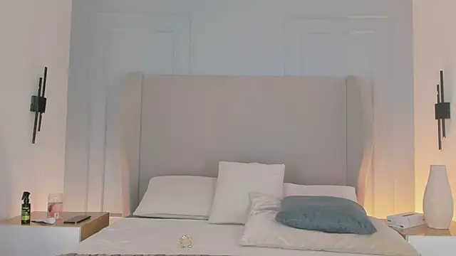 chloe d online show from 18, 4, 2026