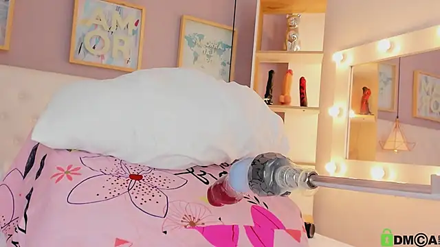 julyanna  online show from 6, 11, 2025