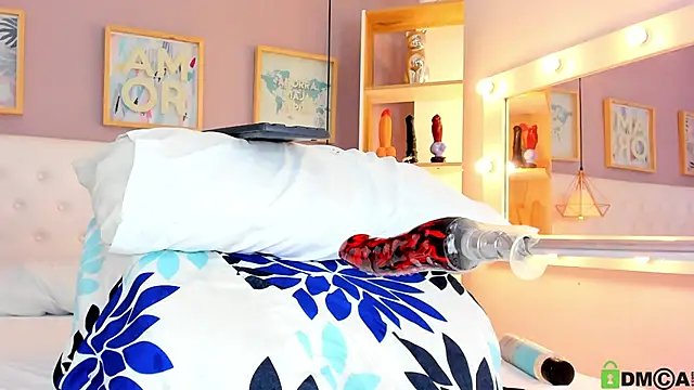 julyanna  online show from 15, 10, 2025