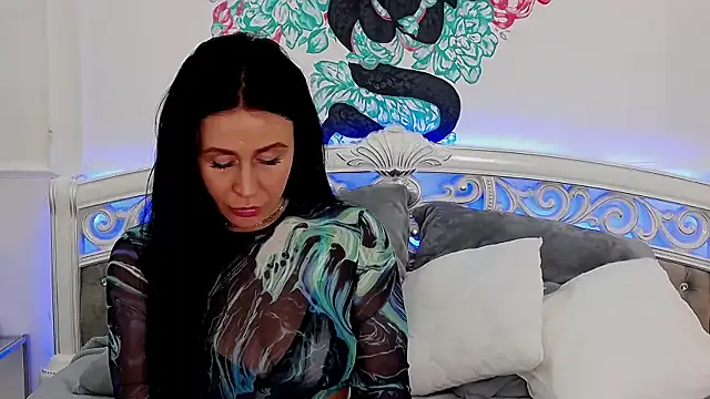 CrissyTaylor online show from 13, 1, 2025