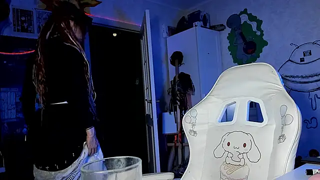 Sunny Mouse  online show from 8, 10, 2025