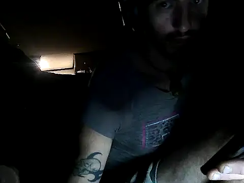Snapshot of Bi_curious86 chatting on 26, 9, 2025 Bi curious86 online show from 26, 9, 2025