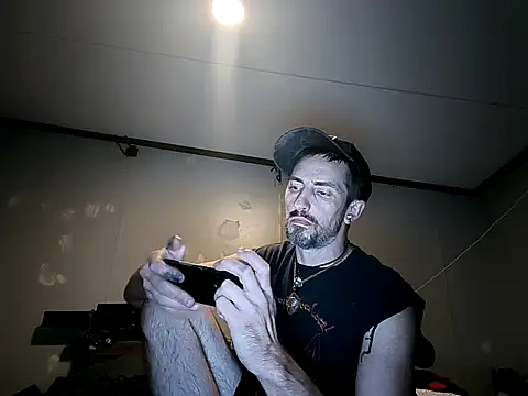 Snapshot of Bi_curious86 chatting on 5, 6, 2026 Bi curious86 online show from 5, 6, 2026
