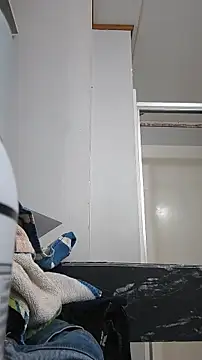 Bi curious86 online show from 11, 11, 2025