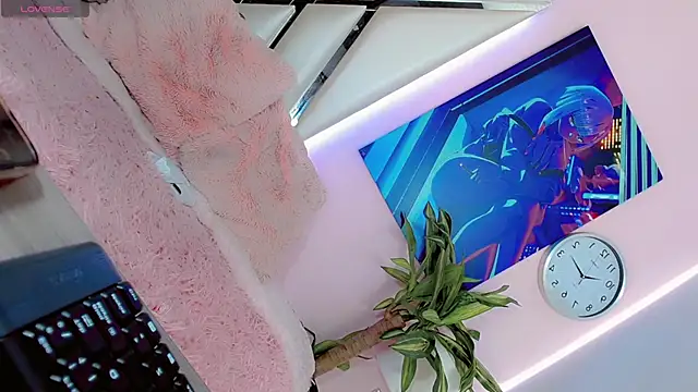 Snapshot of Hannahsmit chatting on 12, 1, 2025 Hannahsmit online show from 12, 1, 2025
