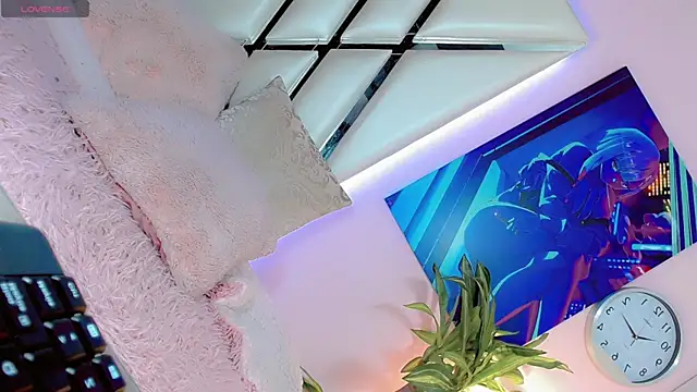 Snapshot of Hannahsmit chatting on 18, 1, 2025 Hannahsmit online show from 18, 1, 2025