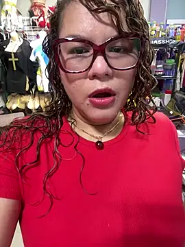 Snapshot of ROSALIALUCY chatting on 5, 7, 2026 ROSALIALUCY online show from 5, 7, 2026