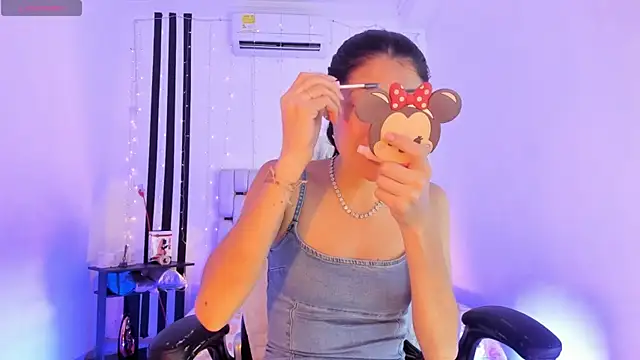 Gorgeous Team online show from 20, 5, 2026