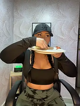 Snapshot of sexyyykloee chatting on 21, 10, 2025 sexyyykloee online show from 21, 10, 2025