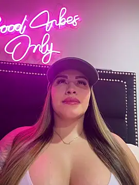 Snapshot of sexyyykloee chatting on 9, 5, 2026 sexyyykloee online show from 9, 5, 2026