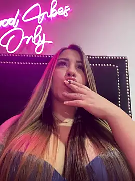 Snapshot of sexyyykloee chatting on 29, 4, 2026 sexyyykloee online show from 29, 4, 2026