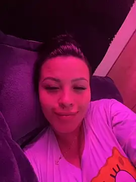 Snapshot of sexyyykloee chatting on 11, 10, 2025 sexyyykloee online show from 11, 10, 2025