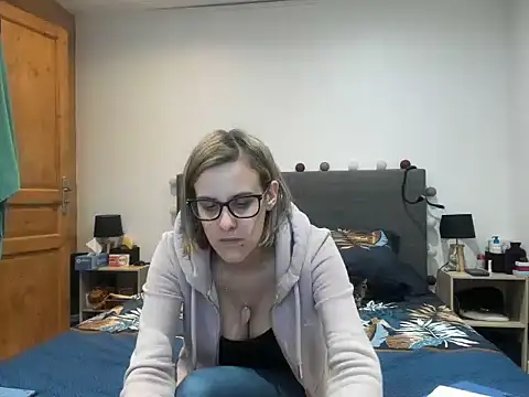 Madame Callie online show from 13, 4, 2026