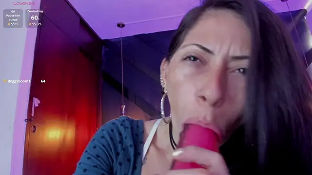 Snapshot of dark_gotica chatting on 30, 10, 2025 dark gotica online show from 30, 10, 2025