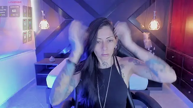 Snapshot of dark_gotica chatting on 1, 12, 2025 dark gotica online show from 1, 12, 2025