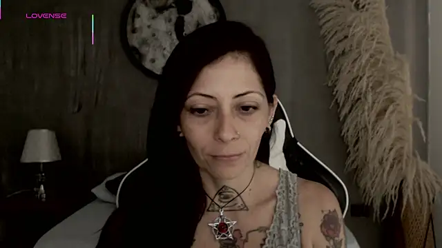 Snapshot of dark_gotica chatting on 11, 10, 2025 dark gotica online show from 11, 10, 2025