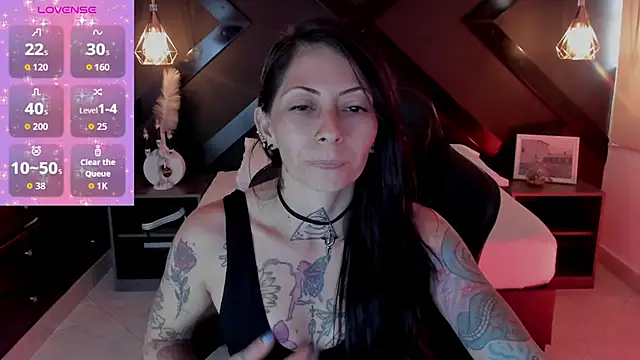 Snapshot of dark_gotica chatting on 24, 10, 2025 dark gotica online show from 24, 10, 2025