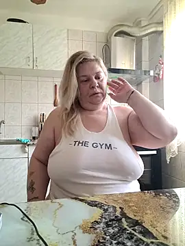 Snapshot of AriannaMilf chatting on 22, 5, 2026 AriannaMilf online show from 22, 5, 2026
