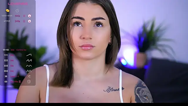 AishaCarter online show from 17, 10, 2025