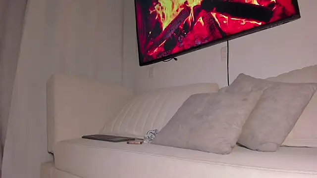 HannahDavis  online show from 12, 4, 2026