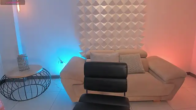 AlessiaCorleone  online show from 8, 11, 2025