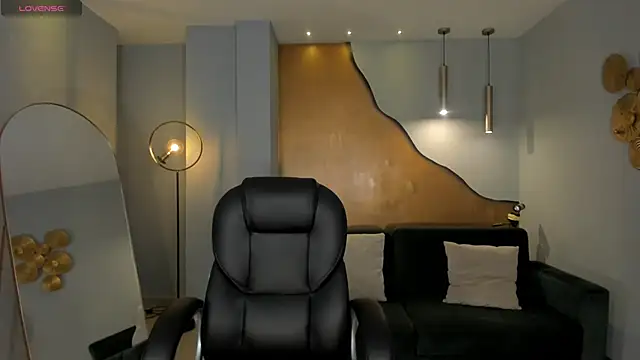 AlessiaCorleone  online show from 13, 1, 2026