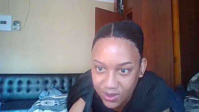 Snapshot of ShooingBunch chatting on 1, 12, 2025 ShooingBunch online show from 1, 12, 2025