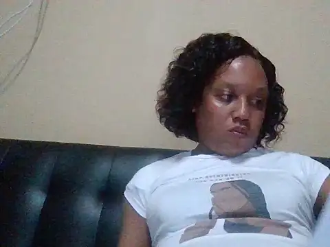 Snapshot of ShooingBunch chatting on 8, 10, 2025 ShooingBunch online show from 8, 10, 2025