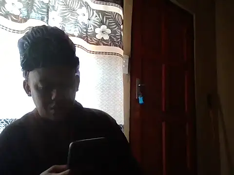 Snapshot of ShooingBunch chatting on 13, 10, 2025 ShooingBunch online show from 13, 10, 2025