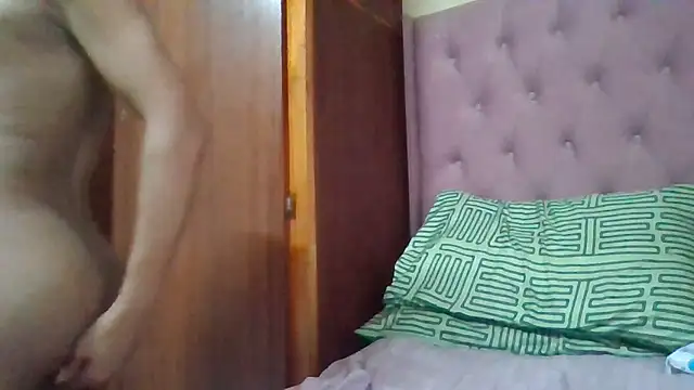 Snapshot of ShooingBunch chatting on 10, 11, 2025 ShooingBunch online show from 10, 11, 2025