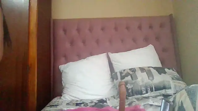 Snapshot of ShooingBunch chatting on 30, 11, 2025 ShooingBunch online show from 30, 11, 2025