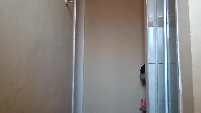 Snapshot of ShooingBunch chatting on 6, 11, 2025 ShooingBunch online show from 6, 11, 2025