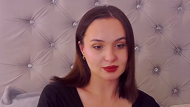 Snapshot of MeIisaLove chatting on 23, 4, 2026 MeIisaLove online show from 23, 4, 2026
