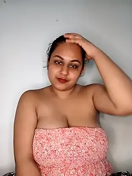 bumblebeegirl online show from 12, 1, 2025
