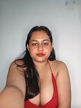 Snapshot of bumblebeegirl chatting on 17, 5, 2026 bumblebeegirl online show from 17, 5, 2026
