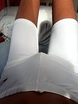 Snapshot of TYTYTYTY130130 chatting on 17, 10, 2025 TYTYTYTY130130 online show from 17, 10, 2025