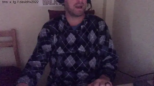 Snapshot of Davidhv2022 chatting on 13, 9, 2025 Davidhv2022 online show from 13, 9, 2025
