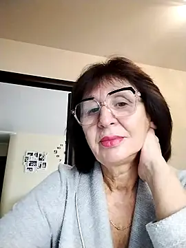 AlbinaXPretty online show from 17, 11, 2025