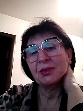 AlbinaXPretty online show from 1, 2, 2025