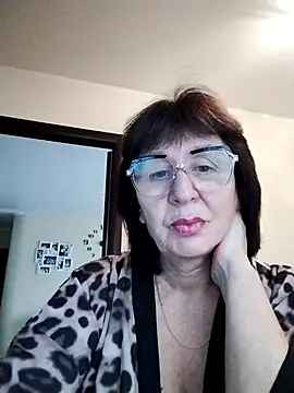 AlbinaXPretty online show from 11, 11, 2025