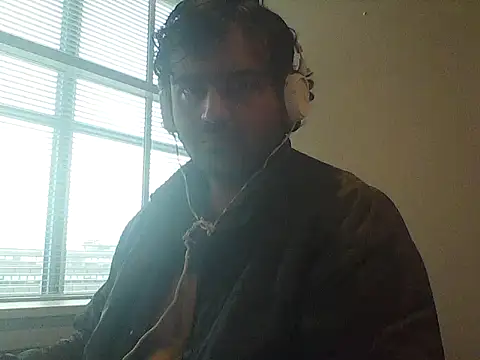 Snapshot of JohnBond009 chatting on 3, 10, 2025 JohnBond009 online show from 3, 10, 2025