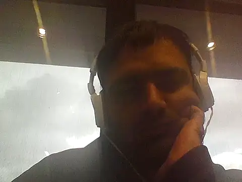 Snapshot of JohnBond009 chatting on 26, 3, 2026 JohnBond009 online show from 26, 3, 2026