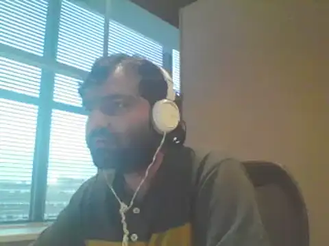 Snapshot of JohnBond009 chatting on 9, 9, 2025 JohnBond009 online show from 9, 9, 2025