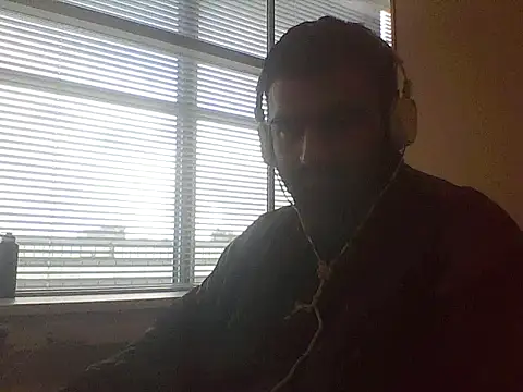 Snapshot of JohnBond009 chatting on 12, 3, 2025 JohnBond009 online show from 12, 3, 2025