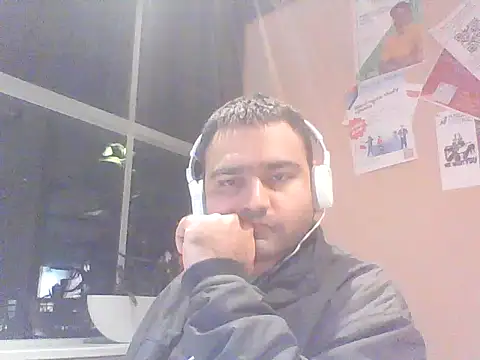 Snapshot of JohnBond009 chatting on 31, 1, 2025 JohnBond009 online show from 31, 1, 2025